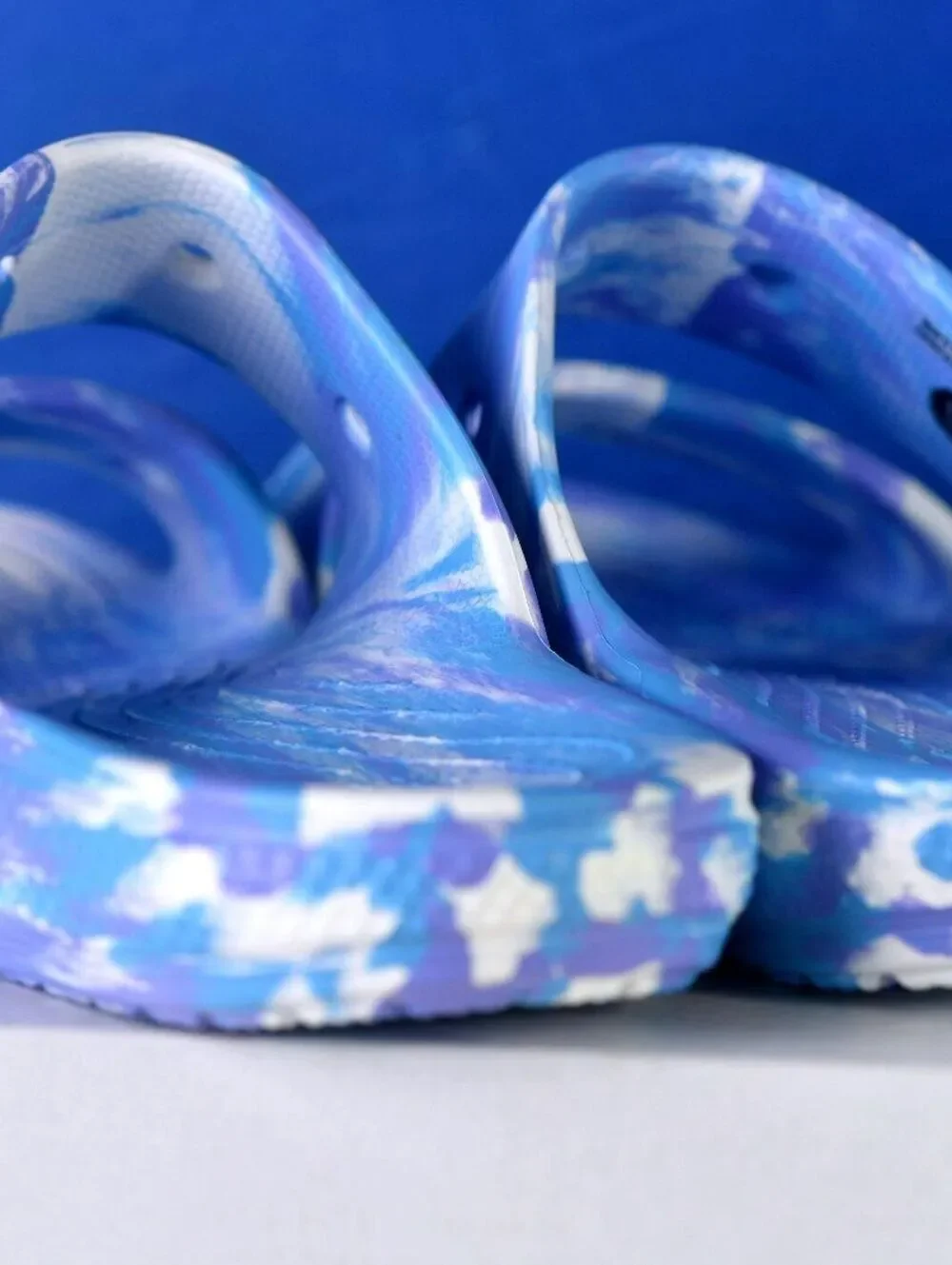 New! Size: 8 Men/10 Women | Crocs Classic Marbled Sandal